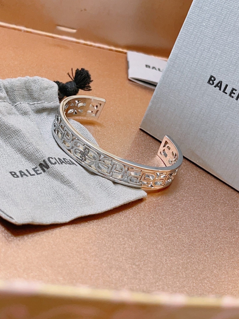 Ba1en*iaga bracelets